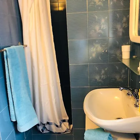 Apartment Bilocale Le Rose 100 Mt