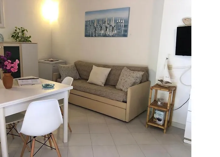 Apartment Bilocale Le Rose 100 Mt Porto Taverna