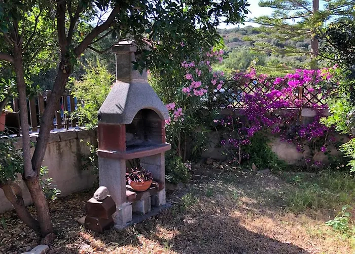 Apartment Bilocale Le Rose 100 Mt Porto Taverna