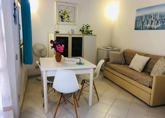 Apartment Bilocale Le Rose 100 Mt Porto Taverna